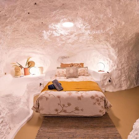White Cliffs Accommodation -Daybreak Dugout - Unique Cave House المظهر الخارجي الصورة