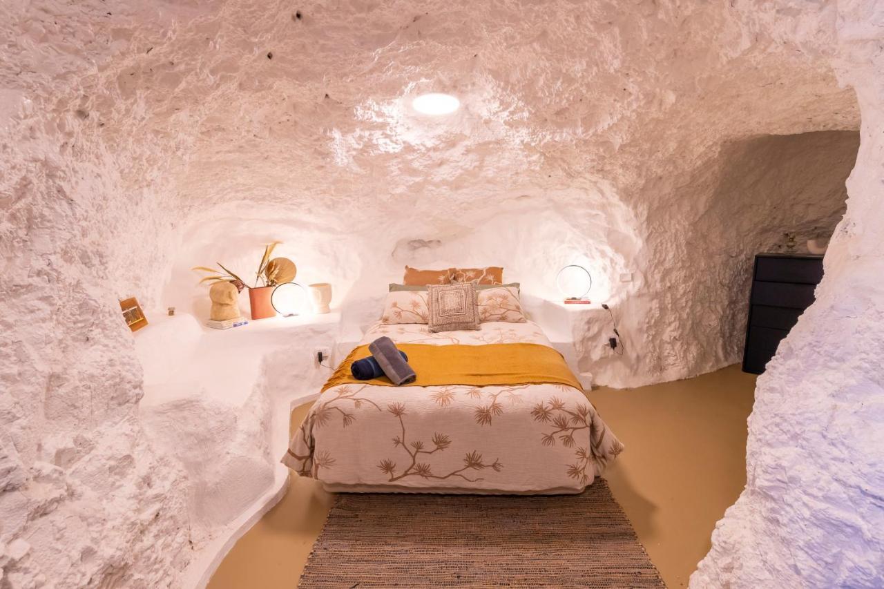 White Cliffs Accommodation -Daybreak Dugout - Unique Cave House المظهر الخارجي الصورة