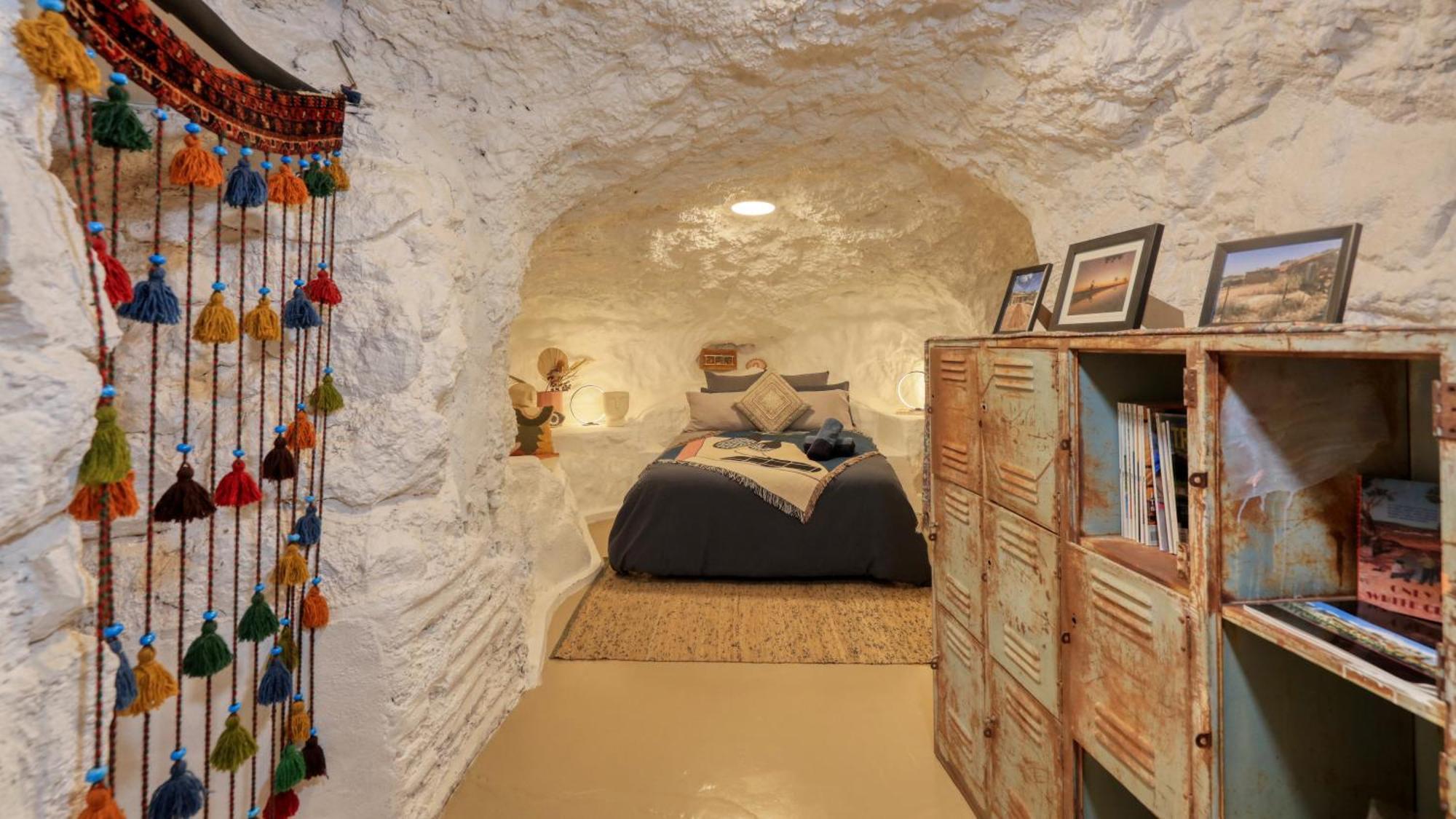 White Cliffs Accommodation -Daybreak Dugout - Unique Cave House المظهر الخارجي الصورة