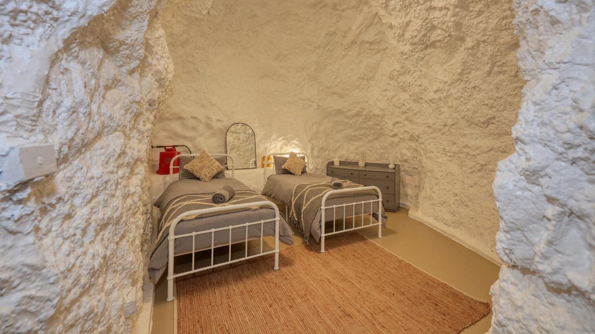 White Cliffs Accommodation -Daybreak Dugout - Unique Cave House المظهر الخارجي الصورة
